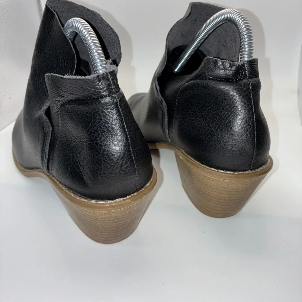 Universal Thread‎ Womens Black Cutout Ankle Boots Pointed Toe Block Heel Size 10